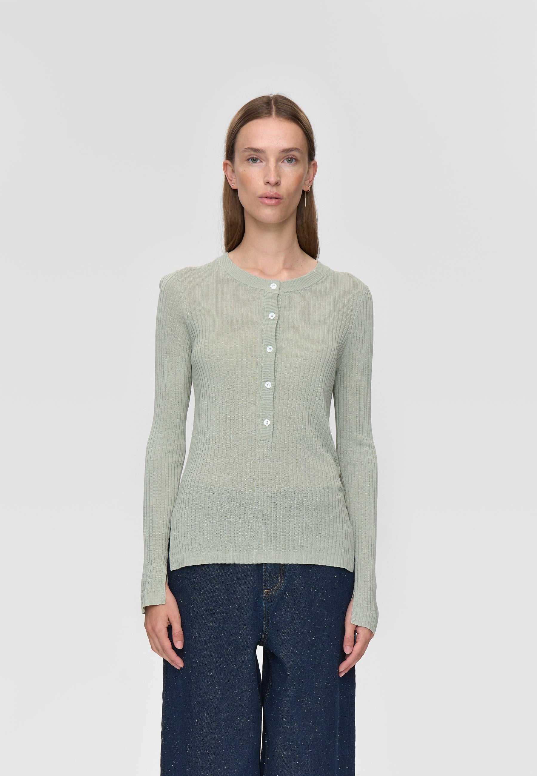 minimum female Dahlia jumper 4152 Jumper 0110 Desert Sage