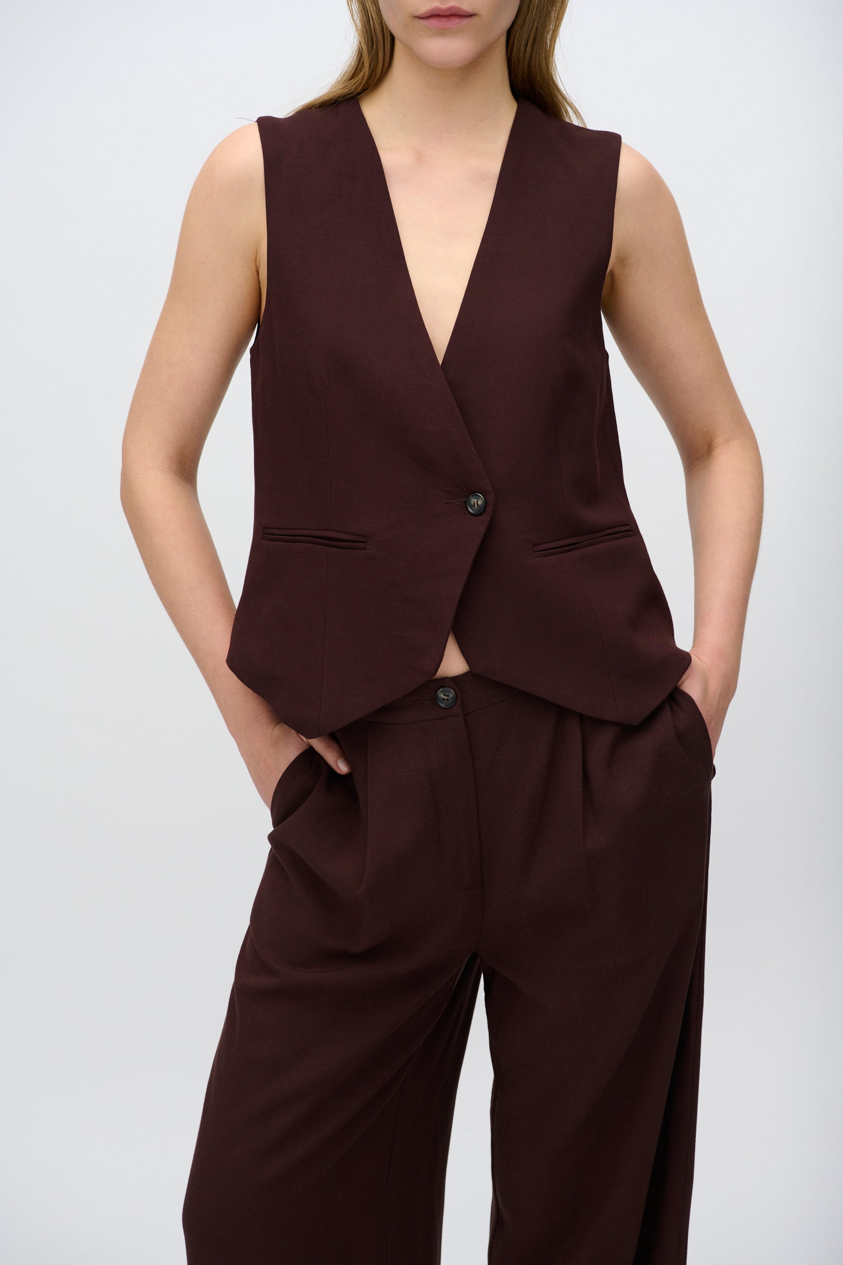 minimum female Melina fitted vest 3069 Waistcoat 1910 French Roast