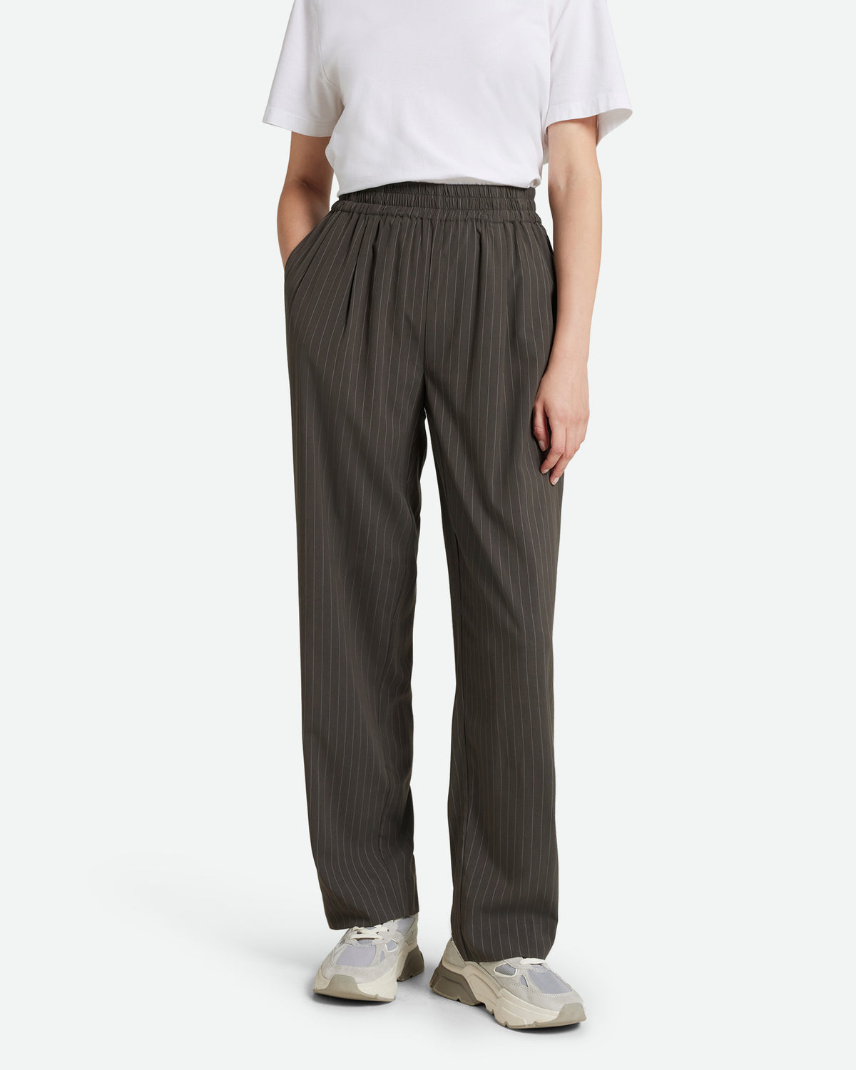 minimum female Sadies 3946 Dressed Pants 00002 Raven
