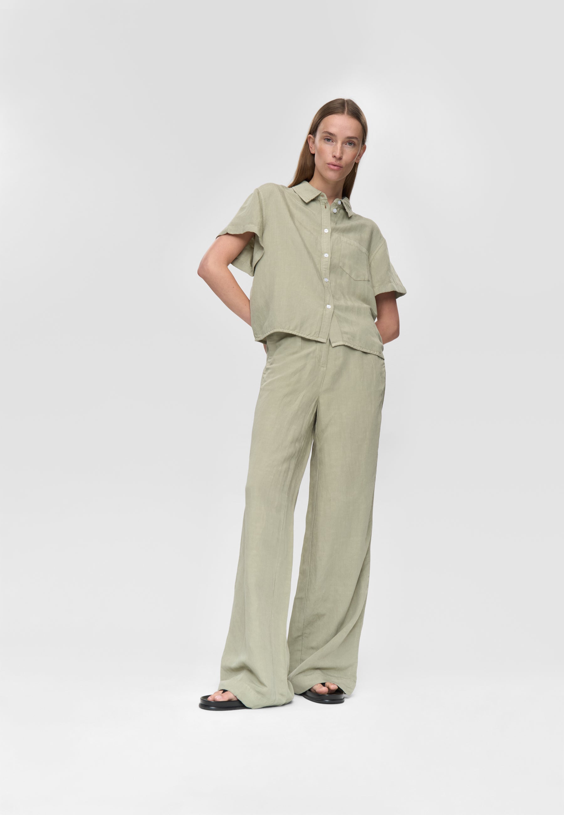 minimum female Sage ss shirt 4681 Short Sleeved Shirt 0110 Desert Sage