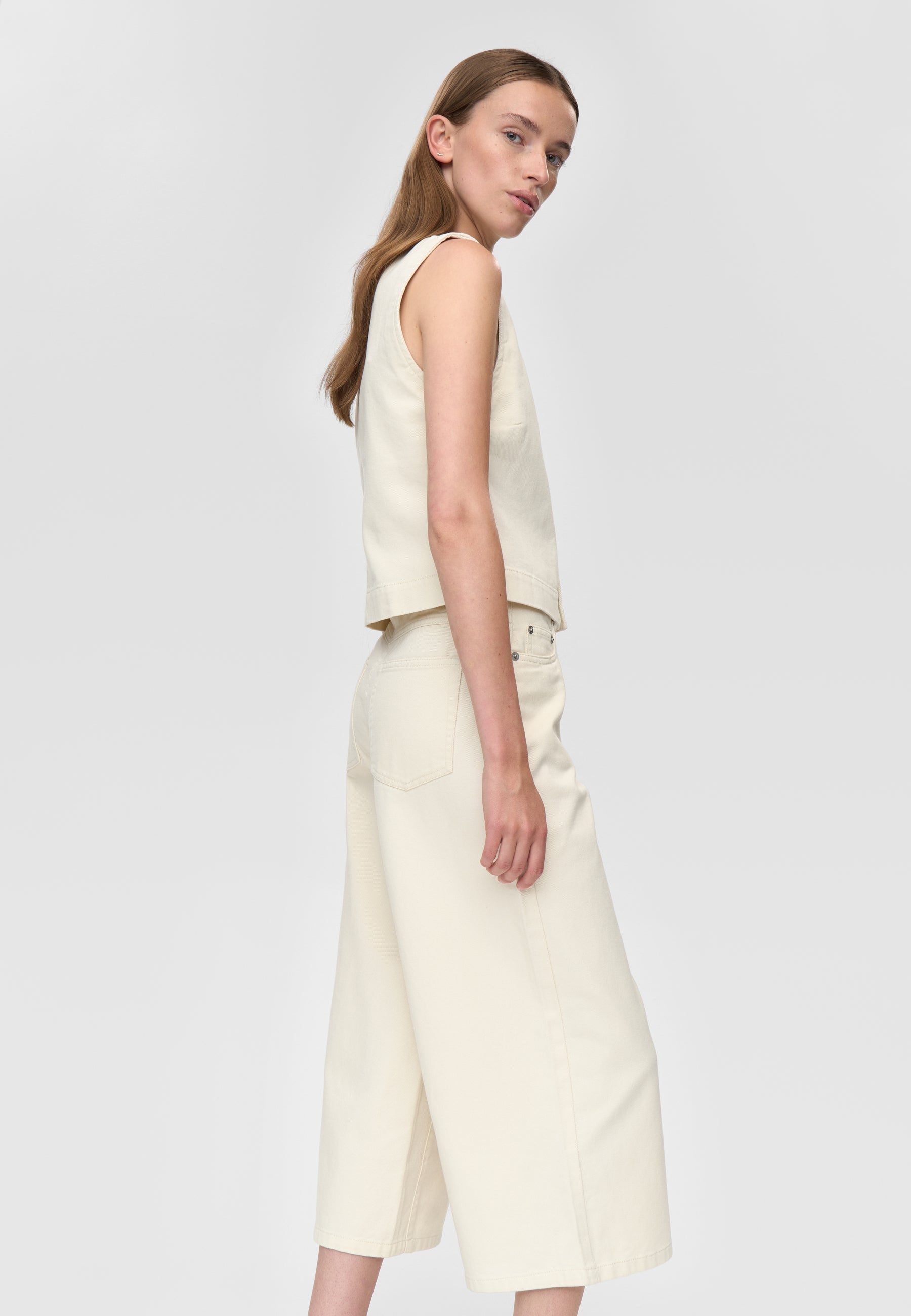 Alessia vest 4579 Gilet - 0701 Whisper white