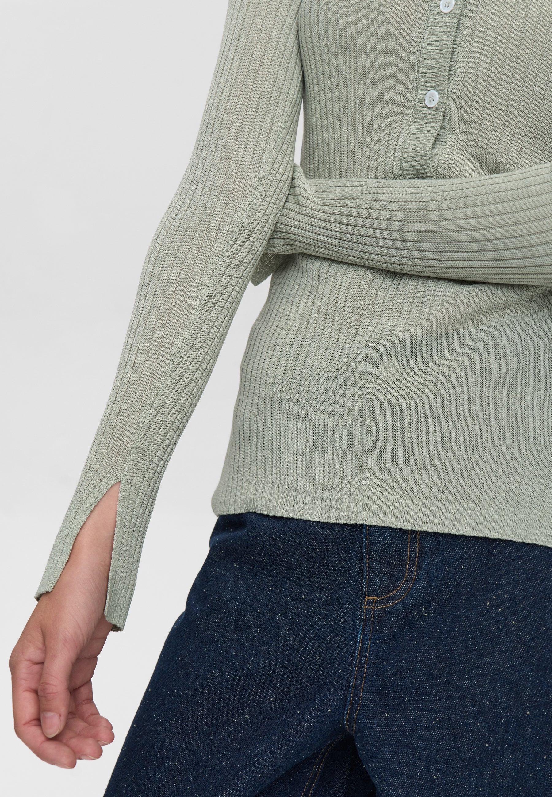 minimum female Dahlia jumper 4152 Jumper 0110 Desert Sage