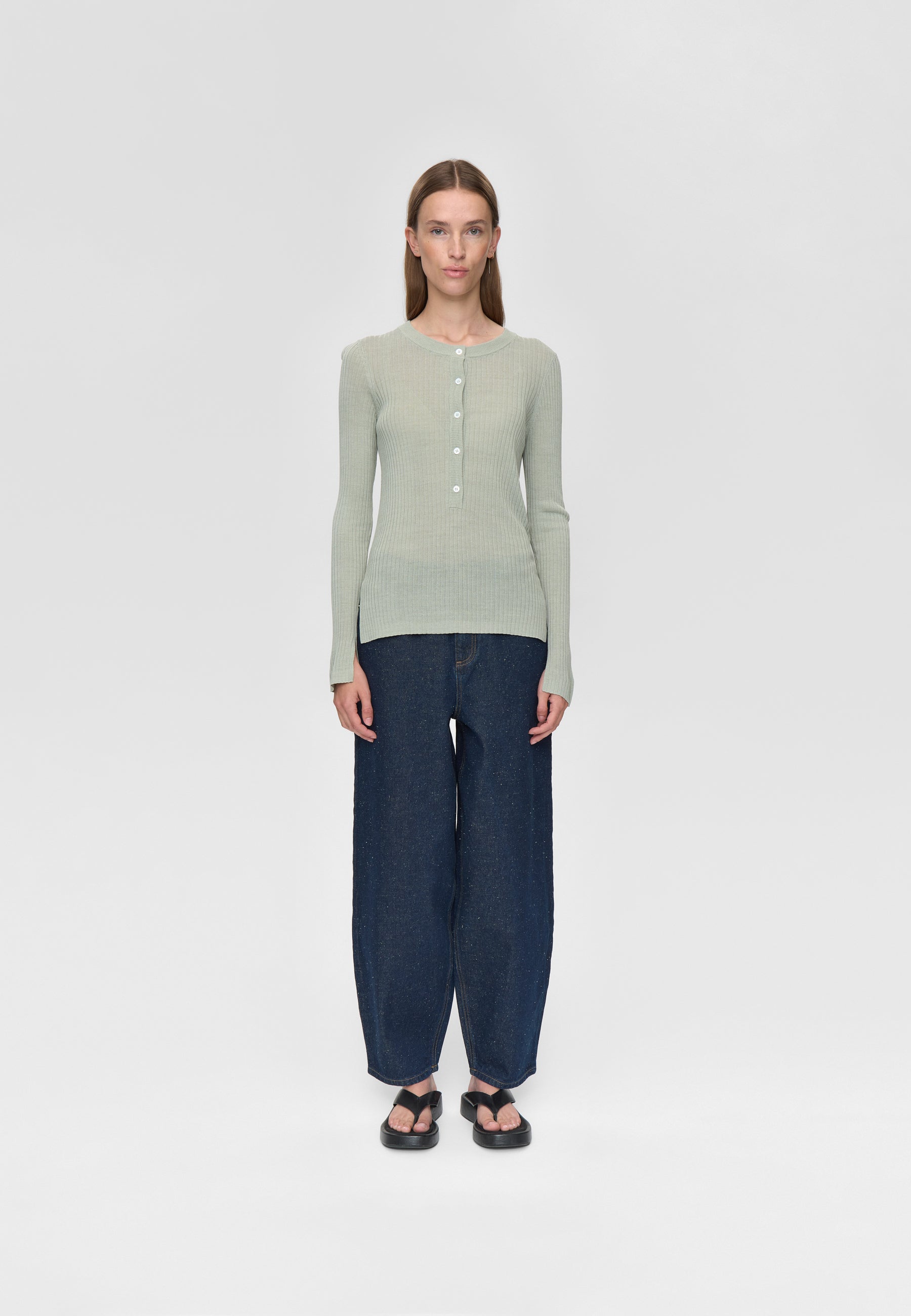 minimum female Dahlia jumper 4152 Jumper 0110 Desert Sage