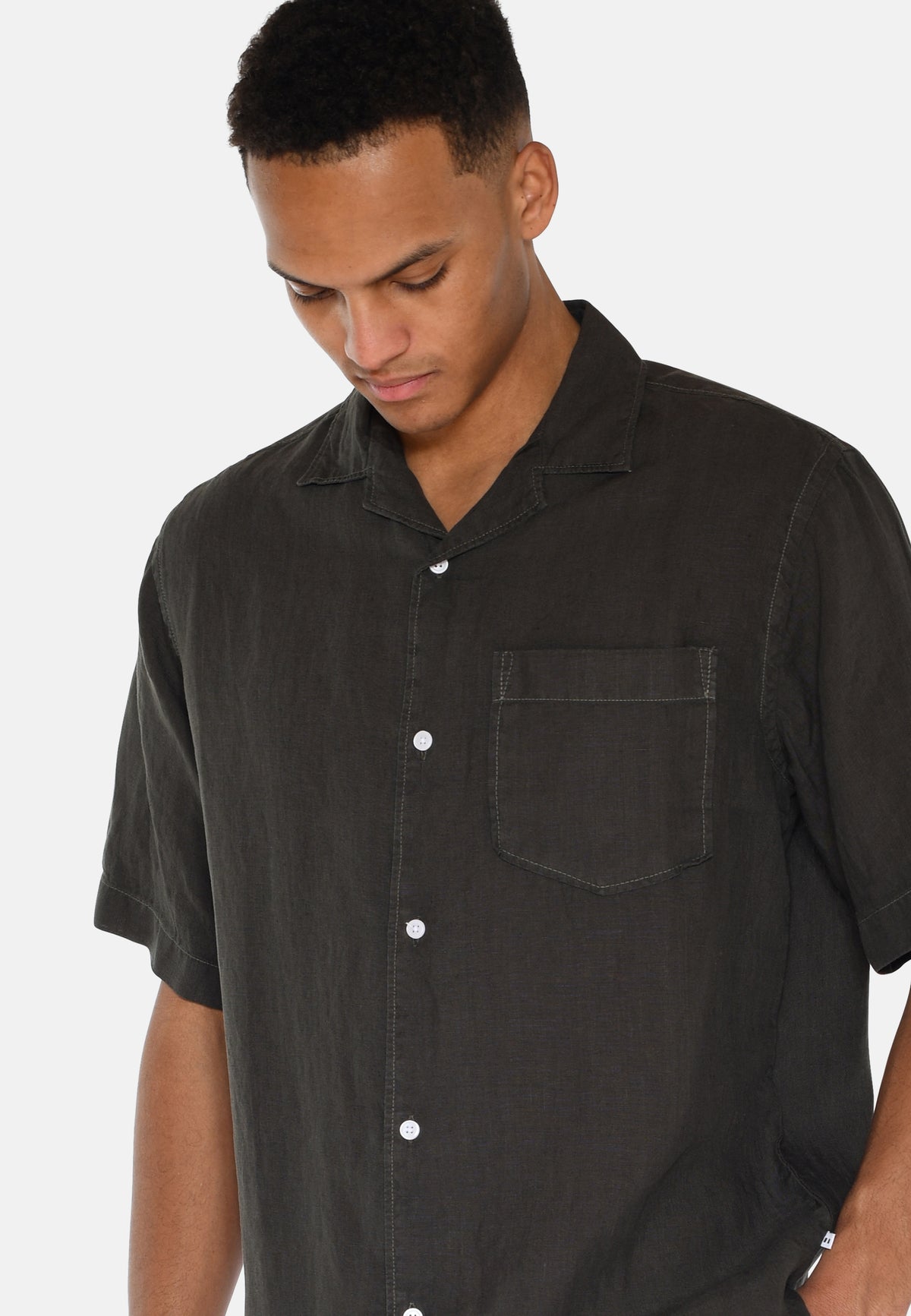 minimum male Hayden Shirt 4385 Short Sleeved Shirt 4006 Caviar
