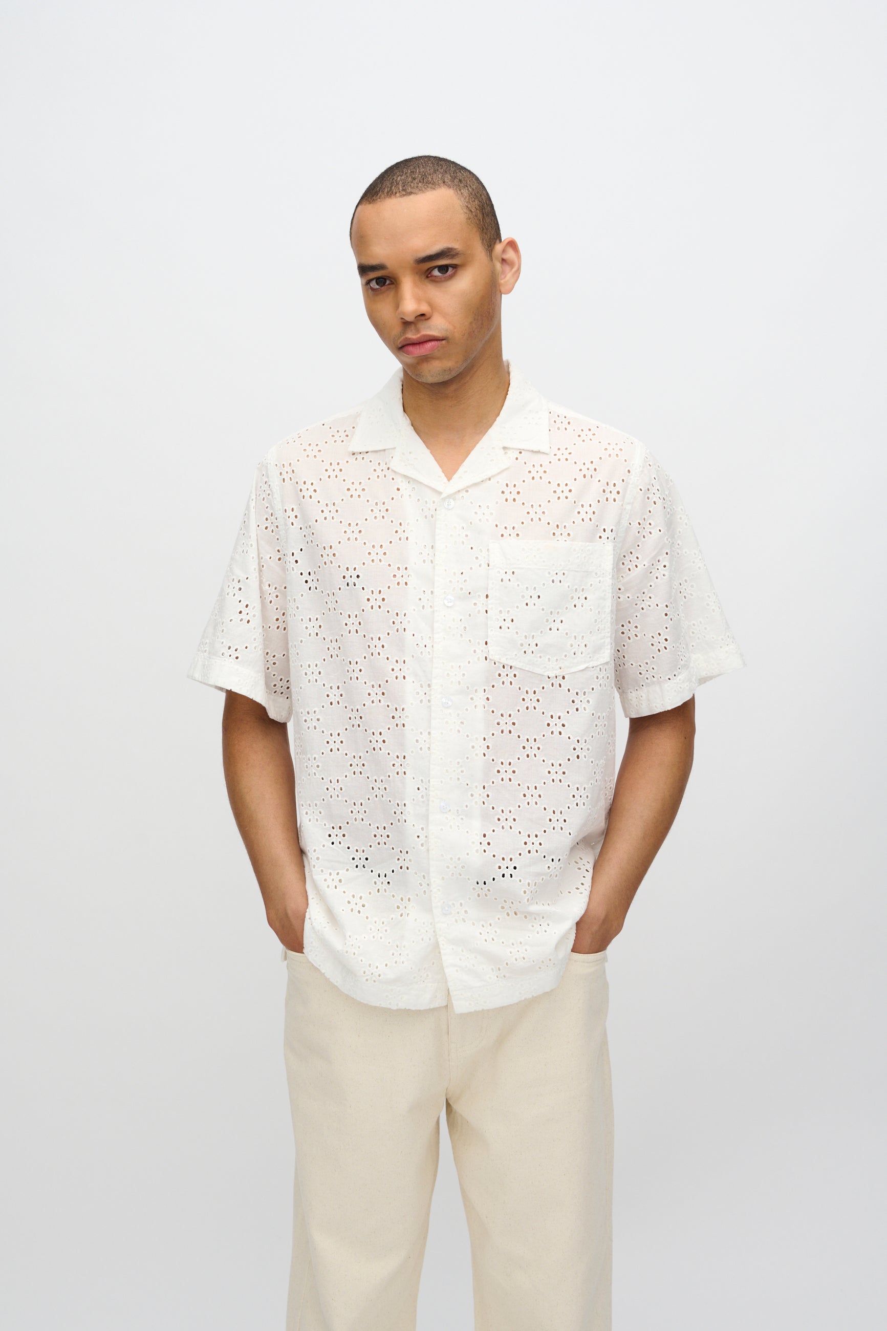 minimum male Hayden relaxed short sleeved shirt in broderie anglaise 4295 Short Sleeved Shirt 0608 Coco Milk