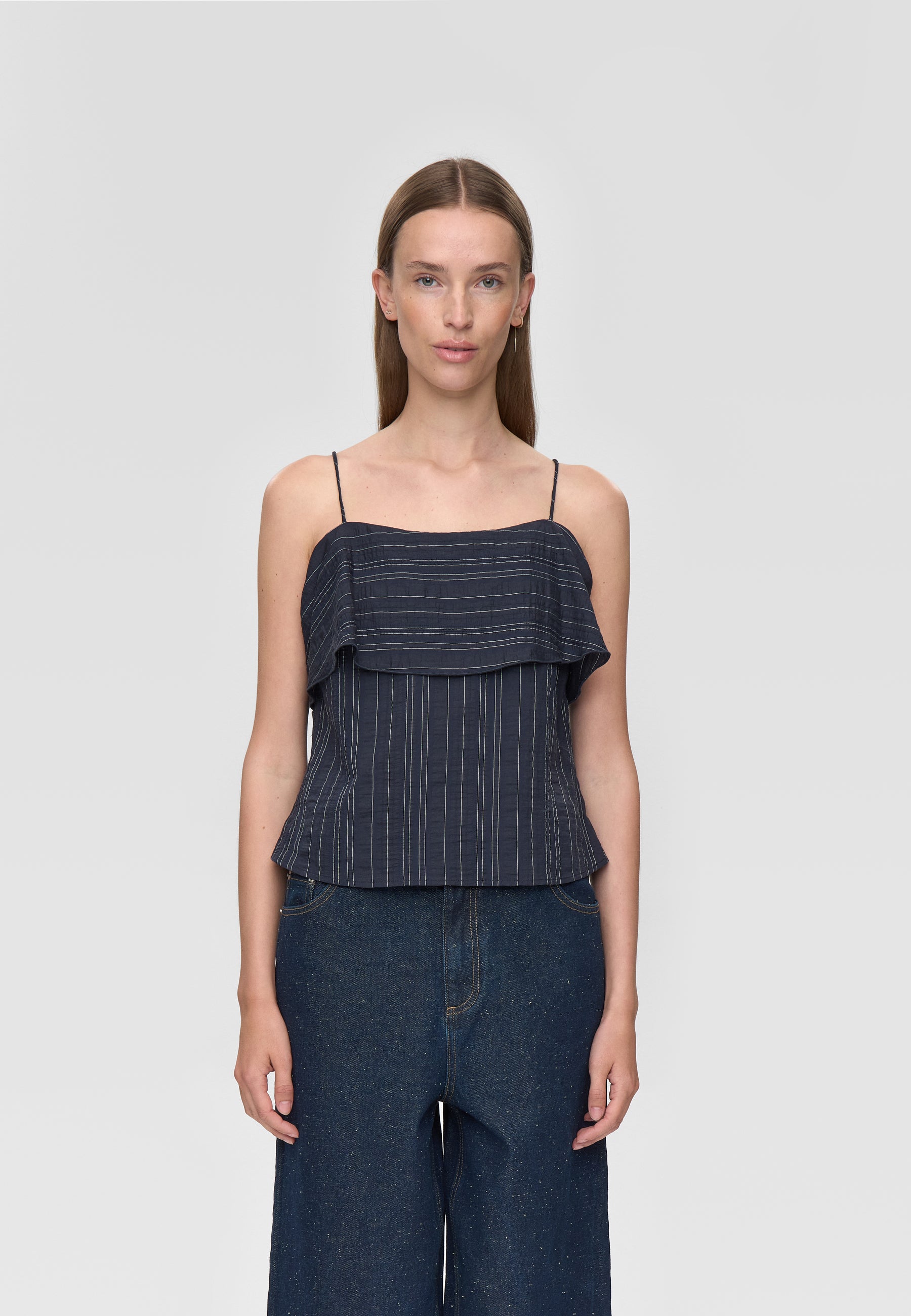 minimum female Zine top 4630 Top 3922 Sky Captain